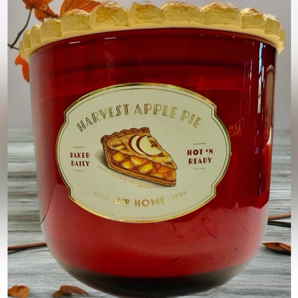 DW NEW Home 13.9 oz. Harvest Apple Pie Decorated Fall Autumn Thanksgiving Candle - Picture 3 of 9